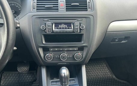 Volkswagen Jetta VI, 2012 год, 990 000 рублей, 14 фотография