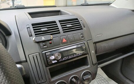 Volkswagen Polo IV рестайлинг, 2005 год, 359 000 рублей, 9 фотография