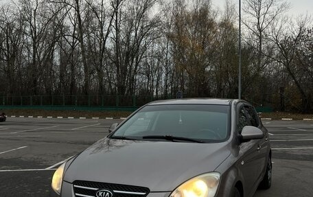 KIA cee'd I рестайлинг, 2009 год, 565 000 рублей, 1 фотография