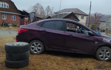 Hyundai Solaris II рестайлинг, 2013 год, 800 000 рублей, 3 фотография