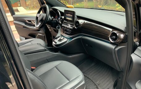 Mercedes-Benz V-Класс, 2019 год, 6 300 000 рублей, 9 фотография