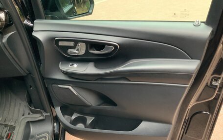 Mercedes-Benz V-Класс, 2019 год, 6 300 000 рублей, 10 фотография