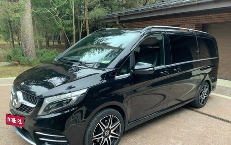 Mercedes-Benz V-Класс, 2019 год, 6 300 000 рублей, 2 фотография