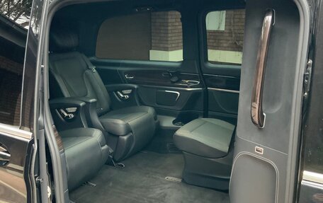 Mercedes-Benz V-Класс, 2019 год, 6 300 000 рублей, 14 фотография