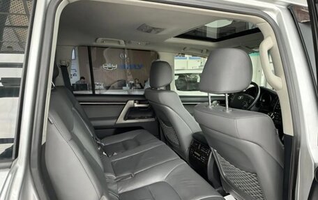 Toyota Land Cruiser 200, 2010 год, 2 650 000 рублей, 6 фотография