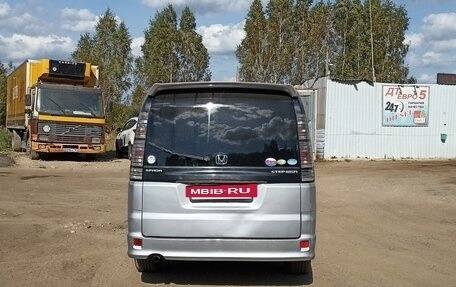 Honda Stepwgn II рестайлинг, 2004 год, 870 000 рублей, 3 фотография