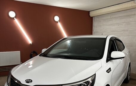 KIA Rio III рестайлинг, 2016 год, 890 000 рублей, 5 фотография