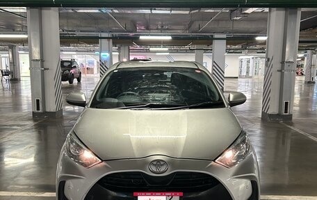 Toyota Yaris, 2020 год, 1 200 000 рублей, 6 фотография