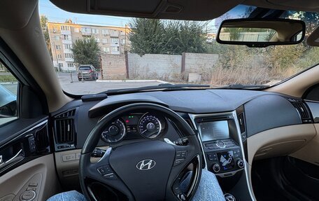 Hyundai Sonata VI, 2010 год, 1 299 000 рублей, 10 фотография