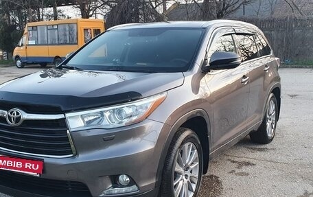 Toyota Highlander III, 2014 год, 2 820 000 рублей, 2 фотография