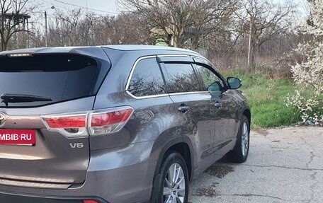 Toyota Highlander III, 2014 год, 2 820 000 рублей, 6 фотография