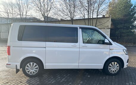 Volkswagen Caravelle T6 рестайлинг, 2016 год, 2 000 000 рублей, 5 фотография