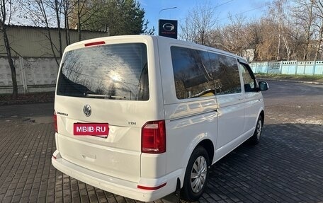 Volkswagen Caravelle T6 рестайлинг, 2016 год, 2 000 000 рублей, 6 фотография