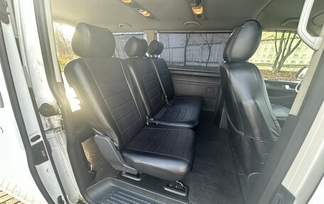 Volkswagen Caravelle T6 рестайлинг, 2016 год, 2 000 000 рублей, 14 фотография