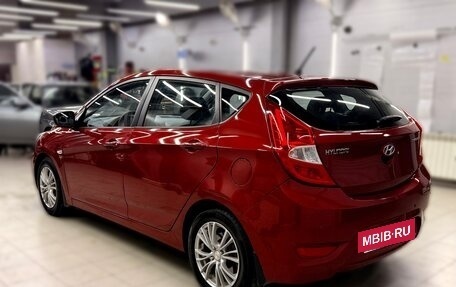 Hyundai Solaris II рестайлинг, 2011 год, 825 000 рублей, 3 фотография
