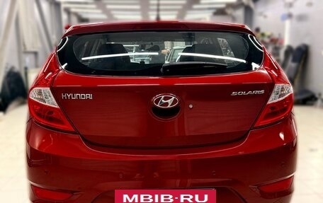 Hyundai Solaris II рестайлинг, 2011 год, 825 000 рублей, 4 фотография