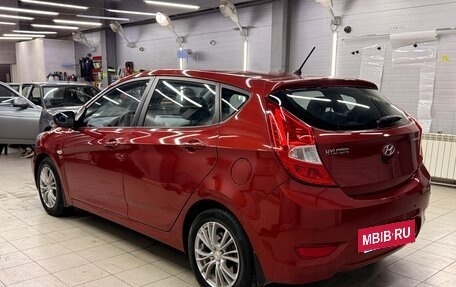 Hyundai Solaris II рестайлинг, 2011 год, 825 000 рублей, 5 фотография