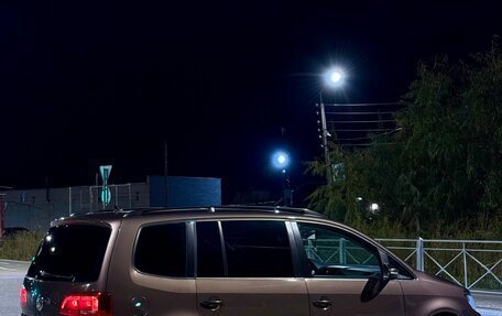 Volkswagen Touran III, 2012 год, 1 350 000 рублей, 2 фотография