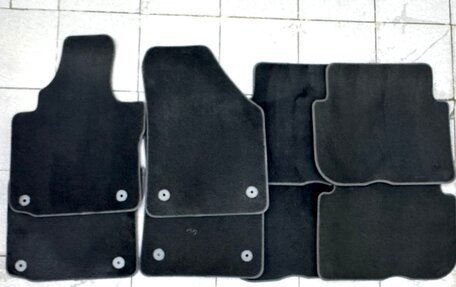 Volkswagen Touran III, 2012 год, 1 350 000 рублей, 16 фотография