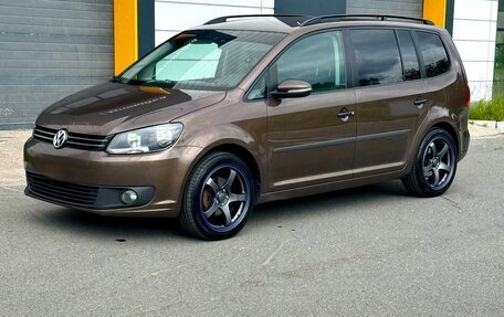 Volkswagen Touran III, 2012 год, 1 350 000 рублей, 8 фотография