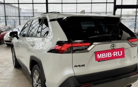 Toyota RAV4, 2020 год, 3 398 000 рублей, 9 фотография