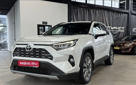 Toyota RAV4, 2020 год, 3 398 000 рублей, 1 фотография