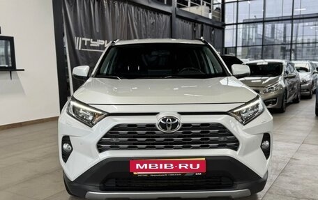 Toyota RAV4, 2020 год, 3 398 000 рублей, 2 фотография