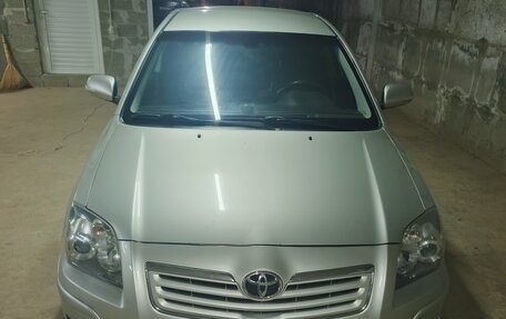 Toyota Avensis III рестайлинг, 2008 год, 900 000 рублей, 1 фотография