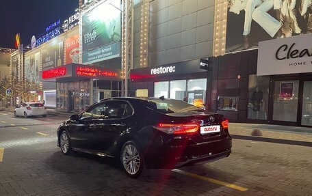 Toyota Camry, 2018 год, 2 600 000 рублей, 3 фотография