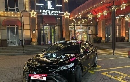 Toyota Camry, 2018 год, 2 600 000 рублей, 2 фотография