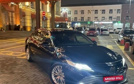 Toyota Camry, 2018 год, 2 600 000 рублей, 6 фотография