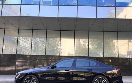 BMW 5 серия, 2023 год, 9 200 000 рублей, 2 фотография