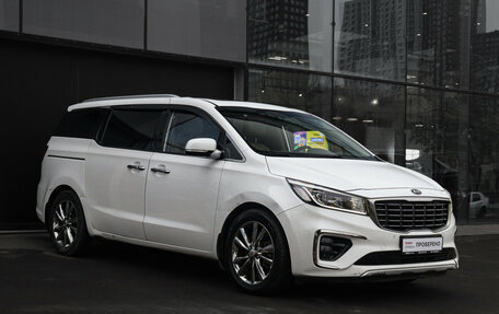 KIA Carnival III, 2018 год, 2 897 000 рублей, 3 фотография