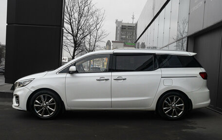 KIA Carnival III, 2018 год, 2 897 000 рублей, 8 фотография