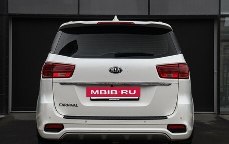 KIA Carnival III, 2018 год, 2 897 000 рублей, 6 фотография