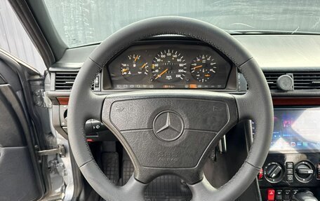 Mercedes-Benz E-Класс, 1995 год, 1 100 000 рублей, 5 фотография