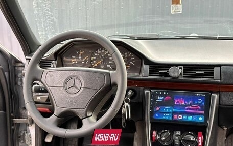 Mercedes-Benz E-Класс, 1995 год, 1 100 000 рублей, 9 фотография