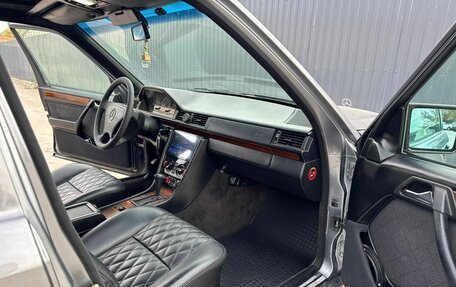 Mercedes-Benz E-Класс, 1995 год, 1 100 000 рублей, 16 фотография