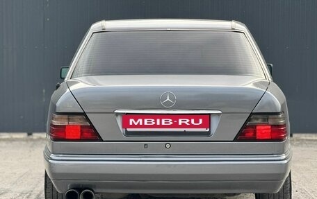 Mercedes-Benz E-Класс, 1995 год, 1 100 000 рублей, 14 фотография