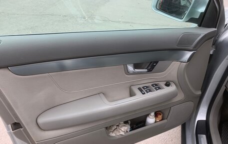 Audi A4, 2004 год, 555 000 рублей, 11 фотография