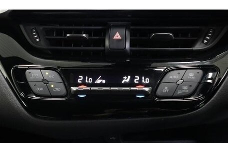 Toyota C-HR I рестайлинг, 2021 год, 1 440 000 рублей, 7 фотография