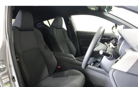 Toyota C-HR I рестайлинг, 2021 год, 1 440 000 рублей, 5 фотография