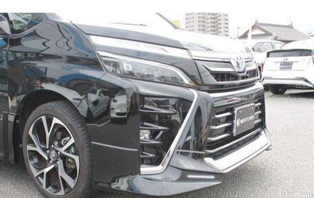 Toyota Voxy, 2022 год, 2 540 000 рублей, 2 фотография