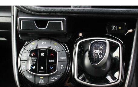 Toyota Voxy, 2022 год, 2 540 000 рублей, 14 фотография