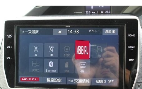 Toyota Voxy, 2022 год, 2 540 000 рублей, 13 фотография