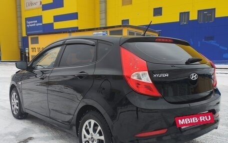 Hyundai Solaris II рестайлинг, 2015 год, 990 000 рублей, 5 фотография