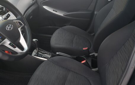 Hyundai Solaris II рестайлинг, 2015 год, 990 000 рублей, 10 фотография