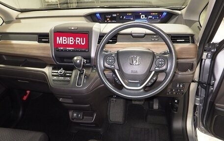 Honda Freed II, 2022 год, 1 450 000 рублей, 2 фотография