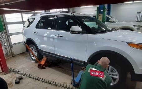 Ford Explorer VI, 2014 год, 1 900 000 рублей, 6 фотография