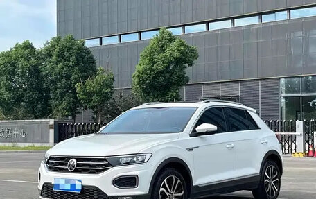 Volkswagen T-Roc I, 2021 год, 1 378 000 рублей, 1 фотография